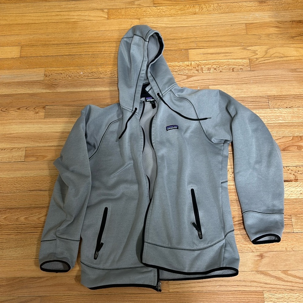 Patagonia hooded soft jacket